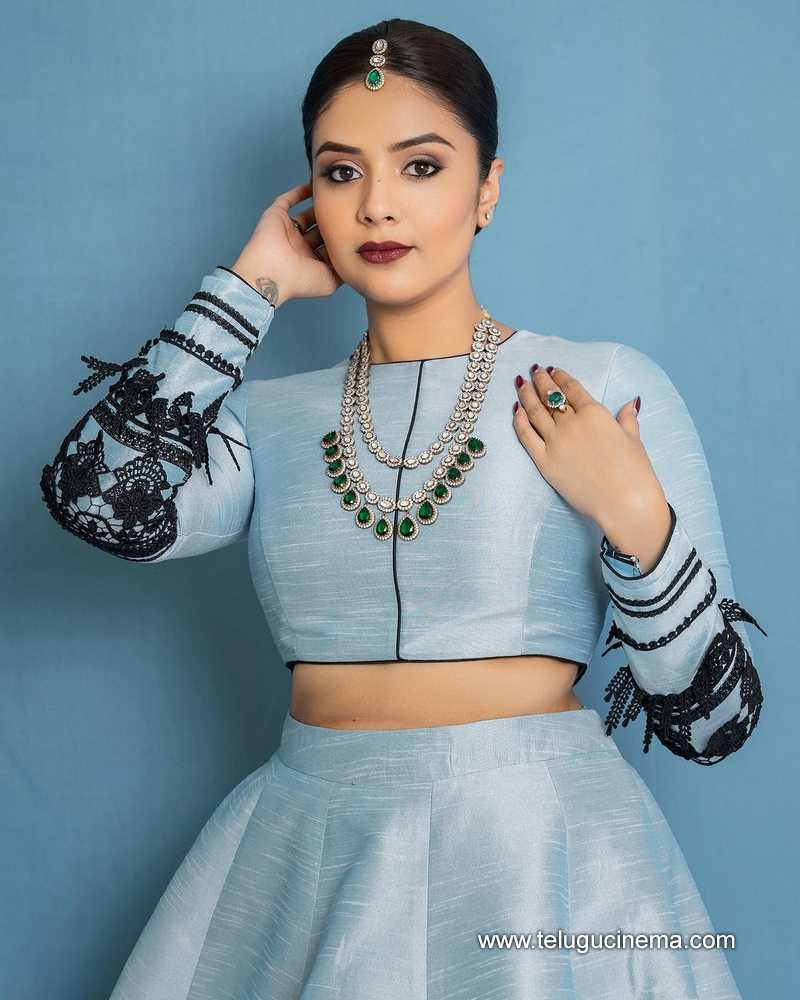 sreemukhi stills 030424 10