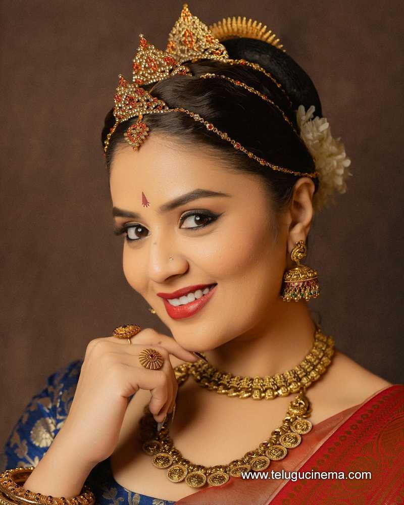 sreemukhi stills 250424 05