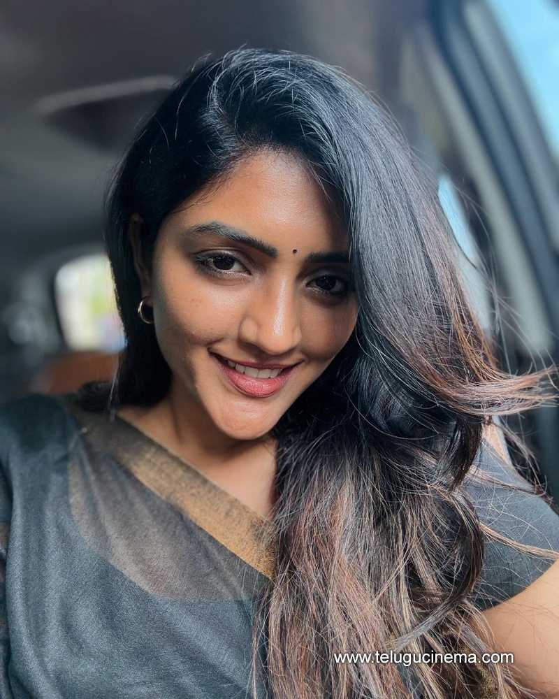 Eesha Rebba’s Saree selfie day | Telugu Cinema