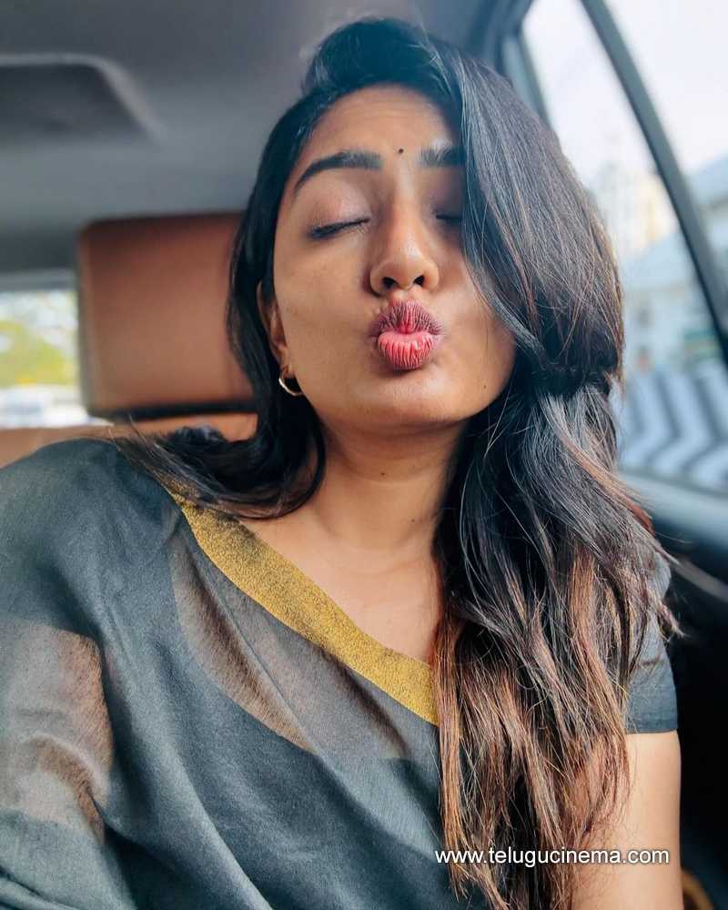 Eesha Rebba’s Saree selfie day | Telugu Cinema