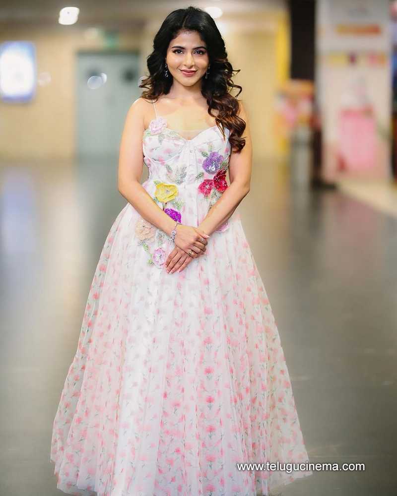 iswarya stills 300524 02