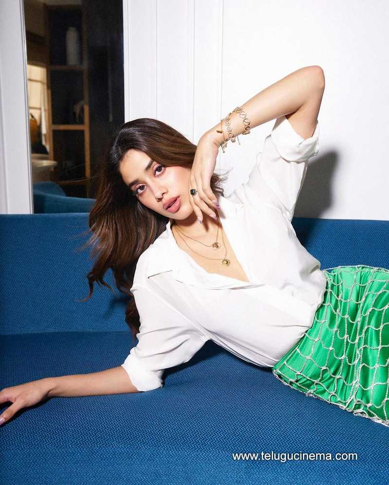 jahnvikapoor stills 220524 05