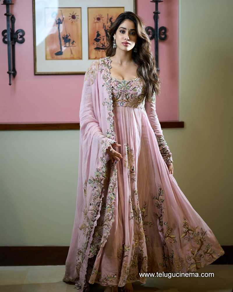 janhvi stills 150524 02 1