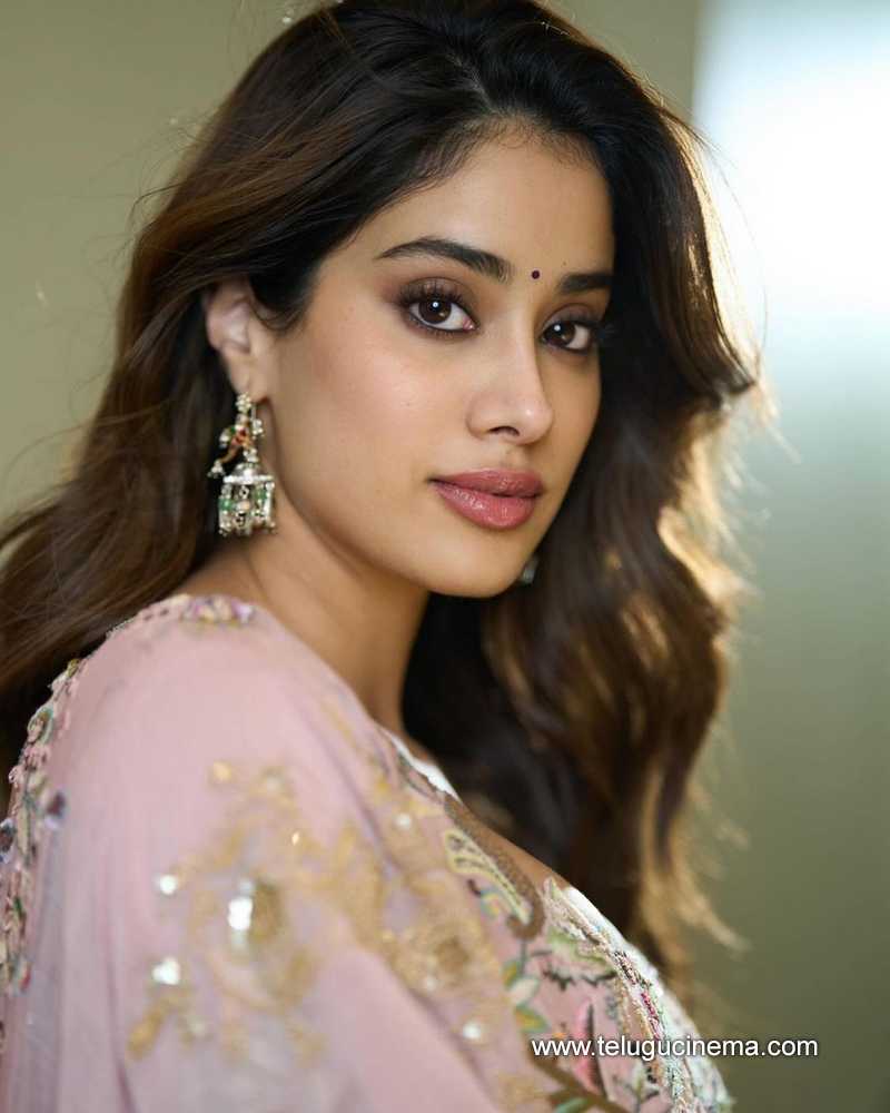 janhvi stills 150524 04 1
