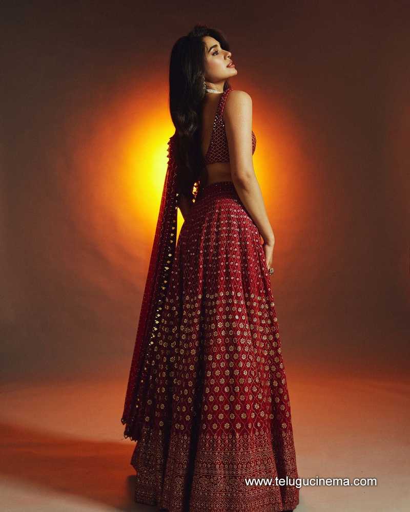 kritishetty stills 220524 04
