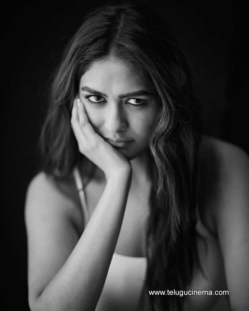 Mrunal Thakur’s monochrome pictures | Telugu Cinema