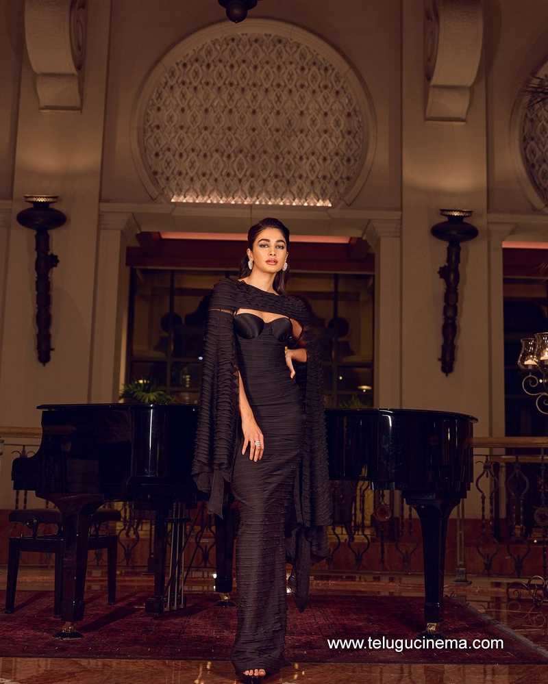 poojahegde stills 310524 01