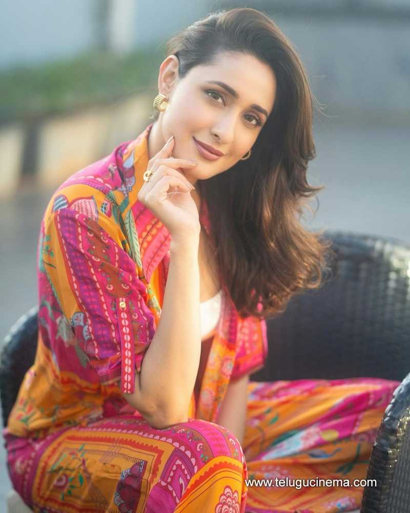 pragyajaiswal stills 180524 07