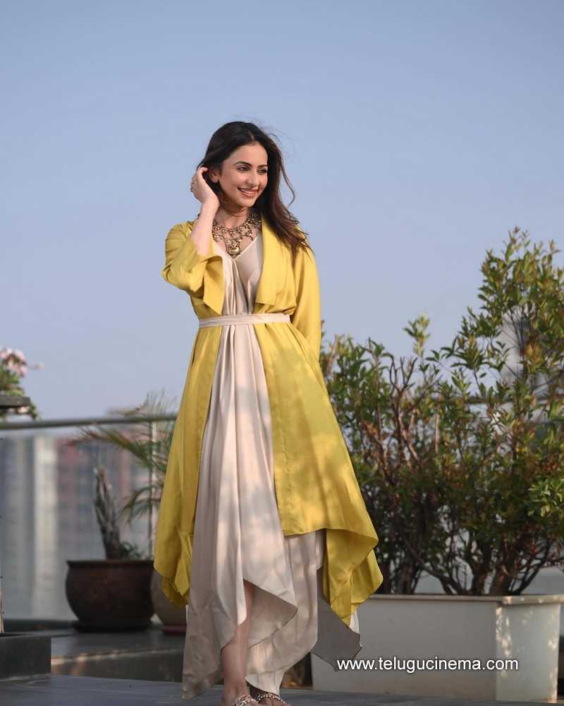 rakul stills 030524 05