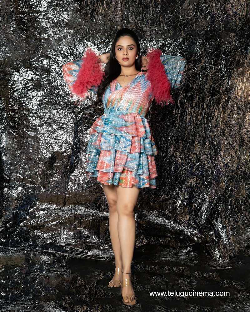 sreemukhi stills 090524 04