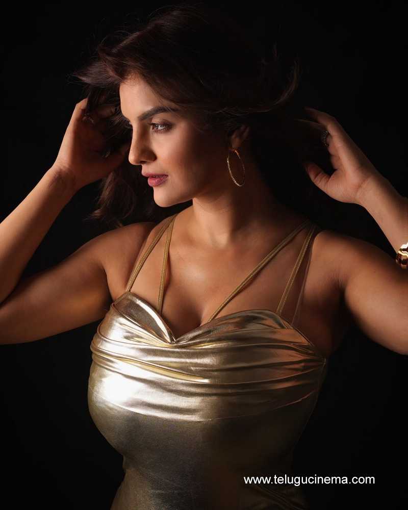 anveshi stills 180624 03