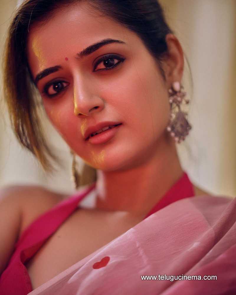ashika stills 090624 03