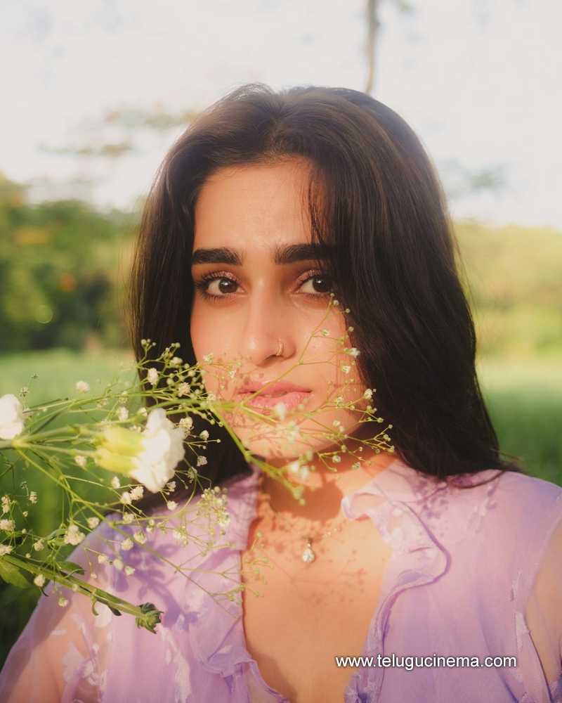 ayesha stills 240624 02