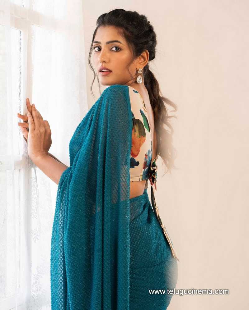 Esha Rebba feels Saree vibe everyday