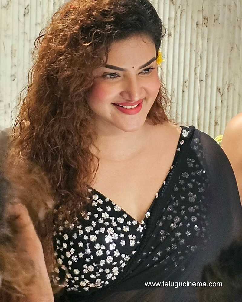 honeyrose stills 210624 05