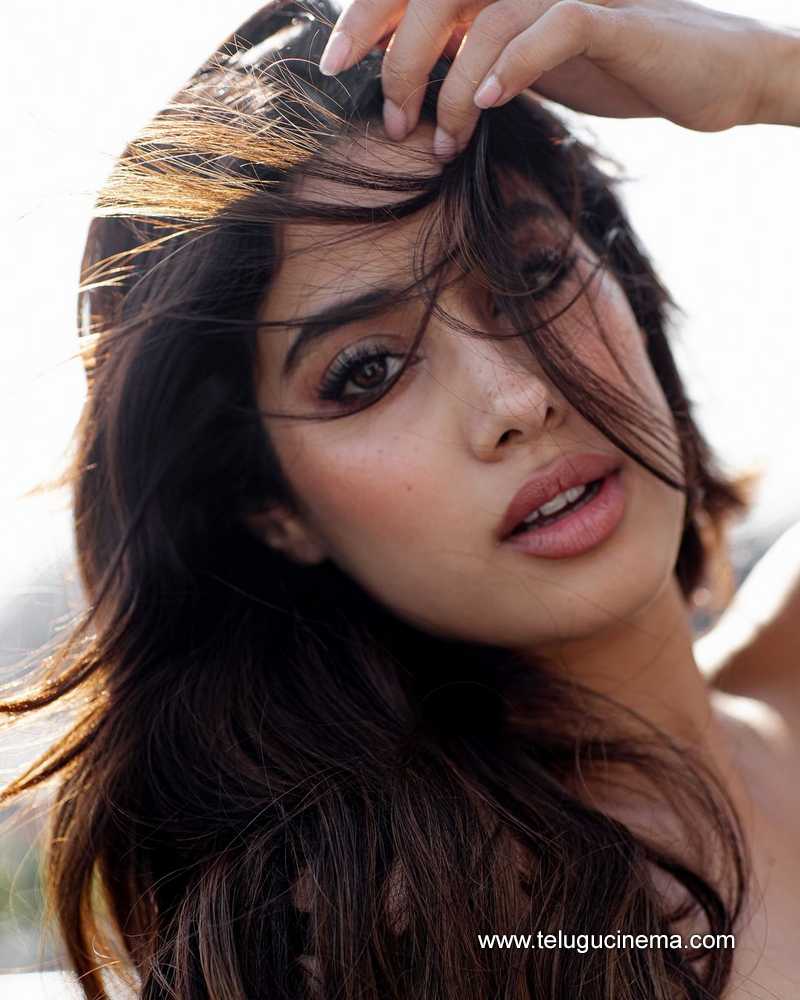 janhvi stills 250624 08