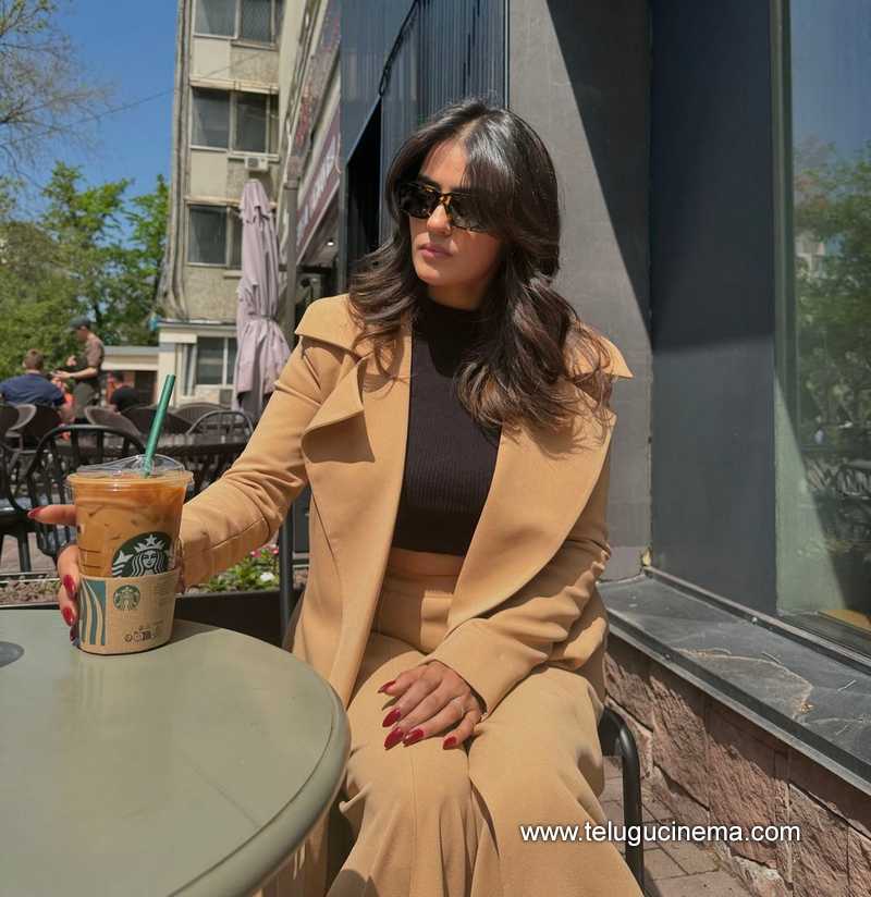 kavyathaper stills 180624 04 1