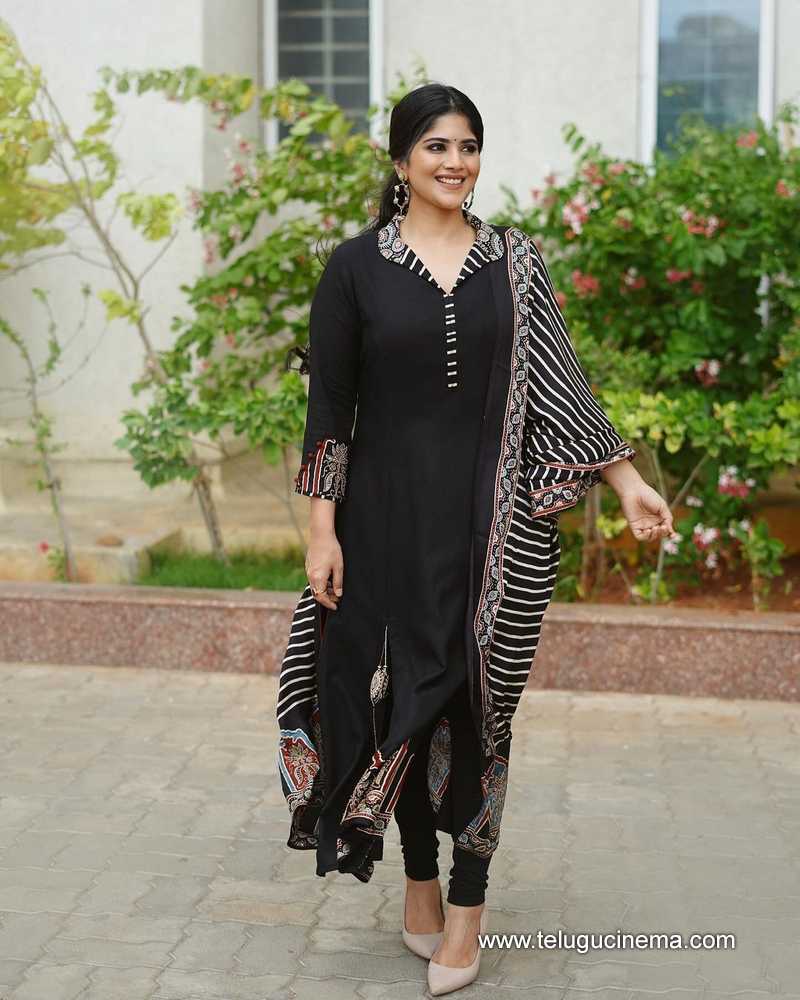 meghaakash stills 060624 02