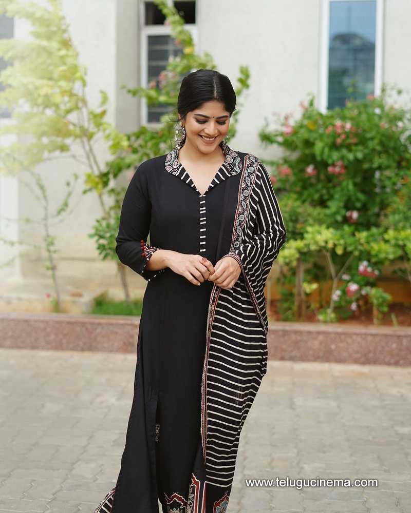 meghaakash stills 060624 03