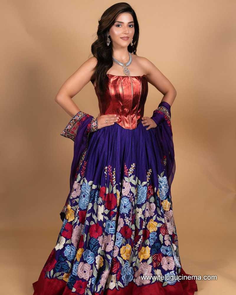 mehreen stills 250624 03