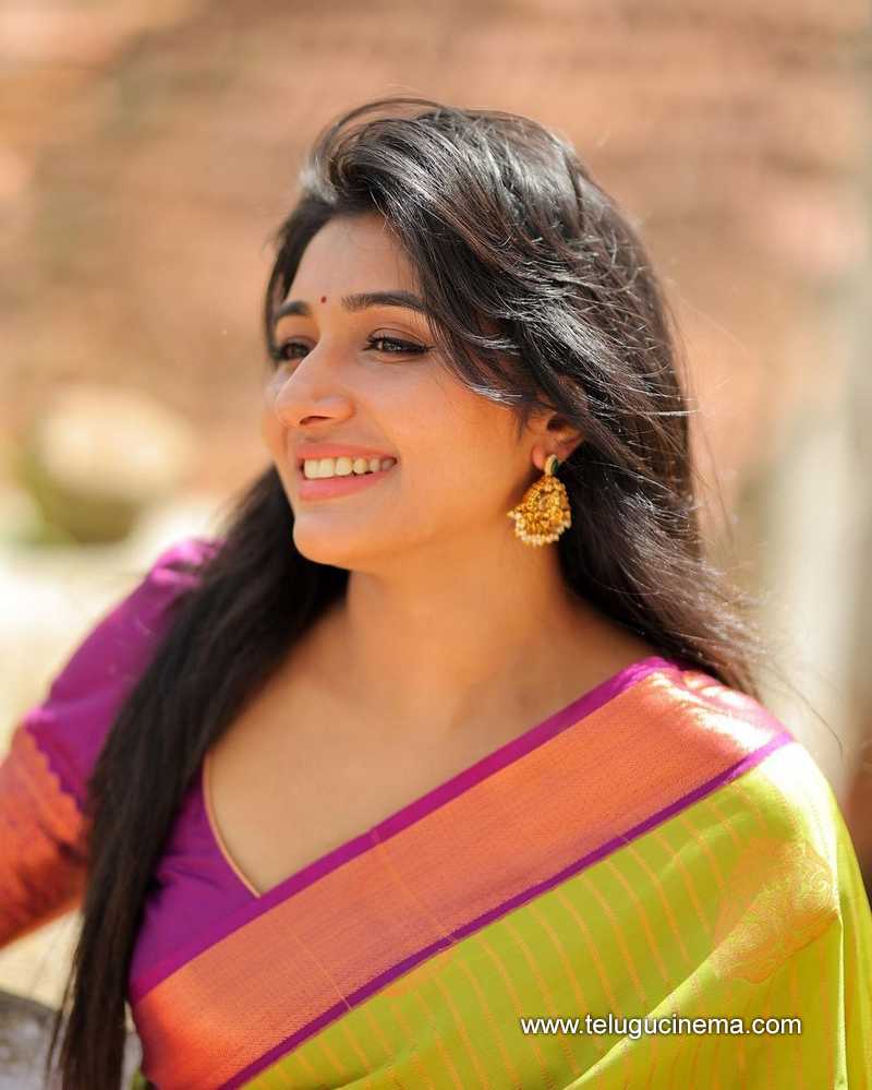 mirrnaa stills 200624 03