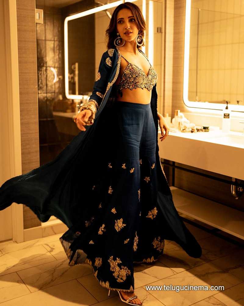 nehasshetty stills 190624 03