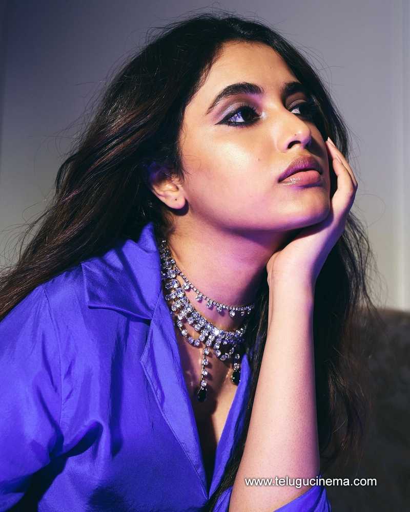 priyanka stills 090624 04