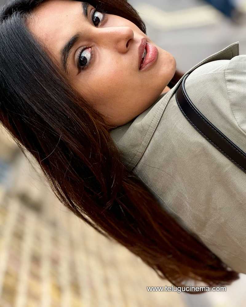priyanka stills 290624 05