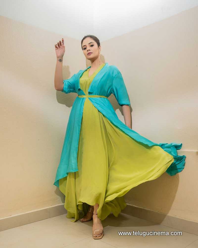 sreemukhii stills 190624 07