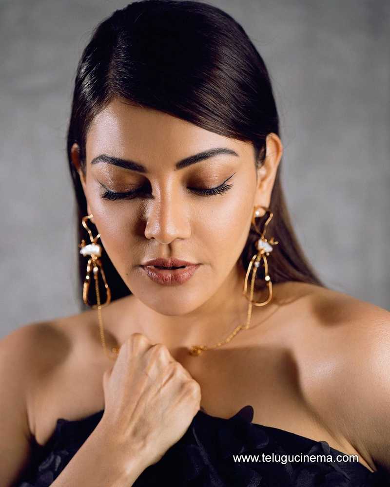 Kajal prefers black! | Telugu Cinema