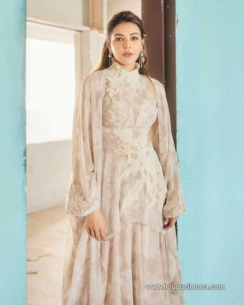 kajal stills 110724 02
