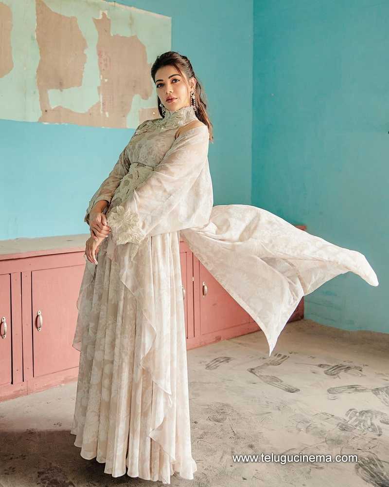 kajal stills 110724 07