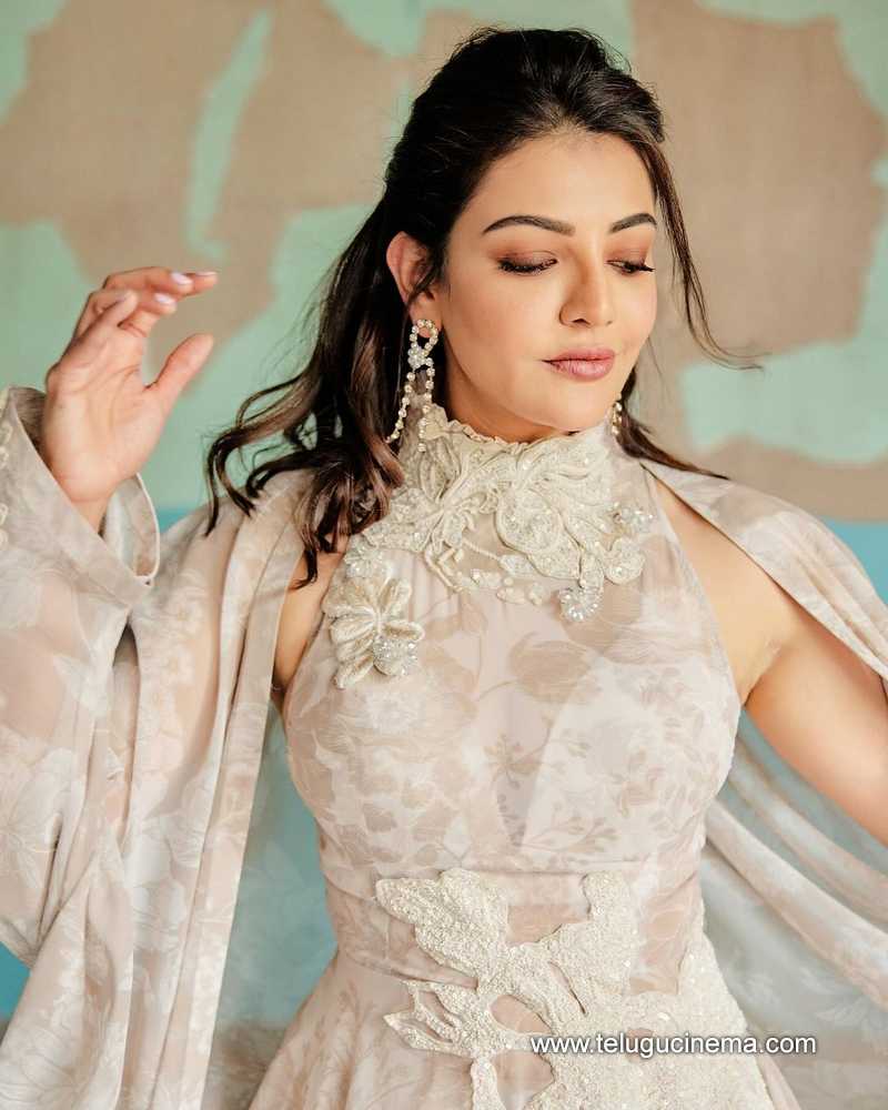 kajal stills 110724 08