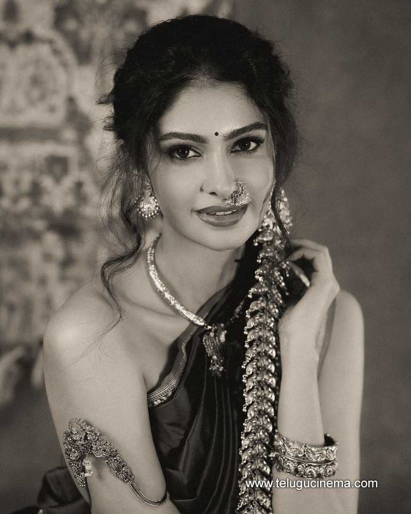 manasa stills 100724 06