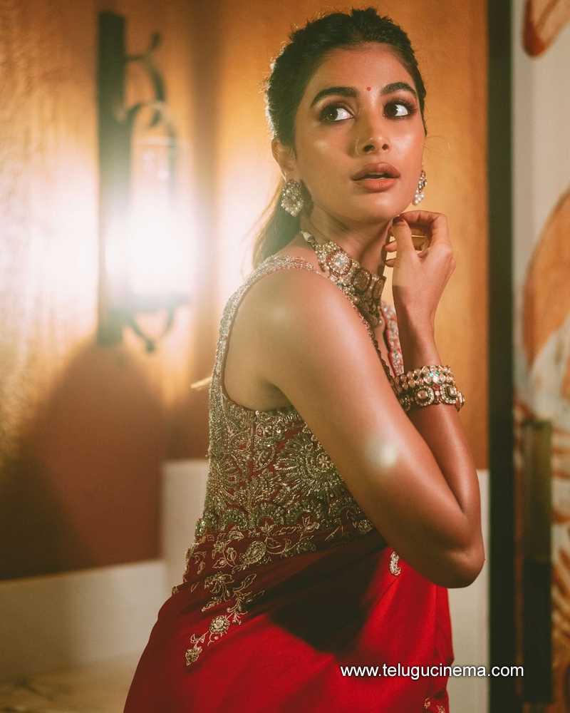 pooja stills 080724 02