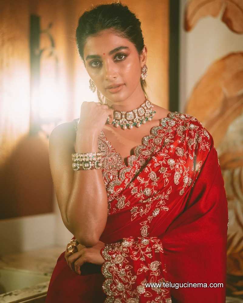 pooja stills 080724 04