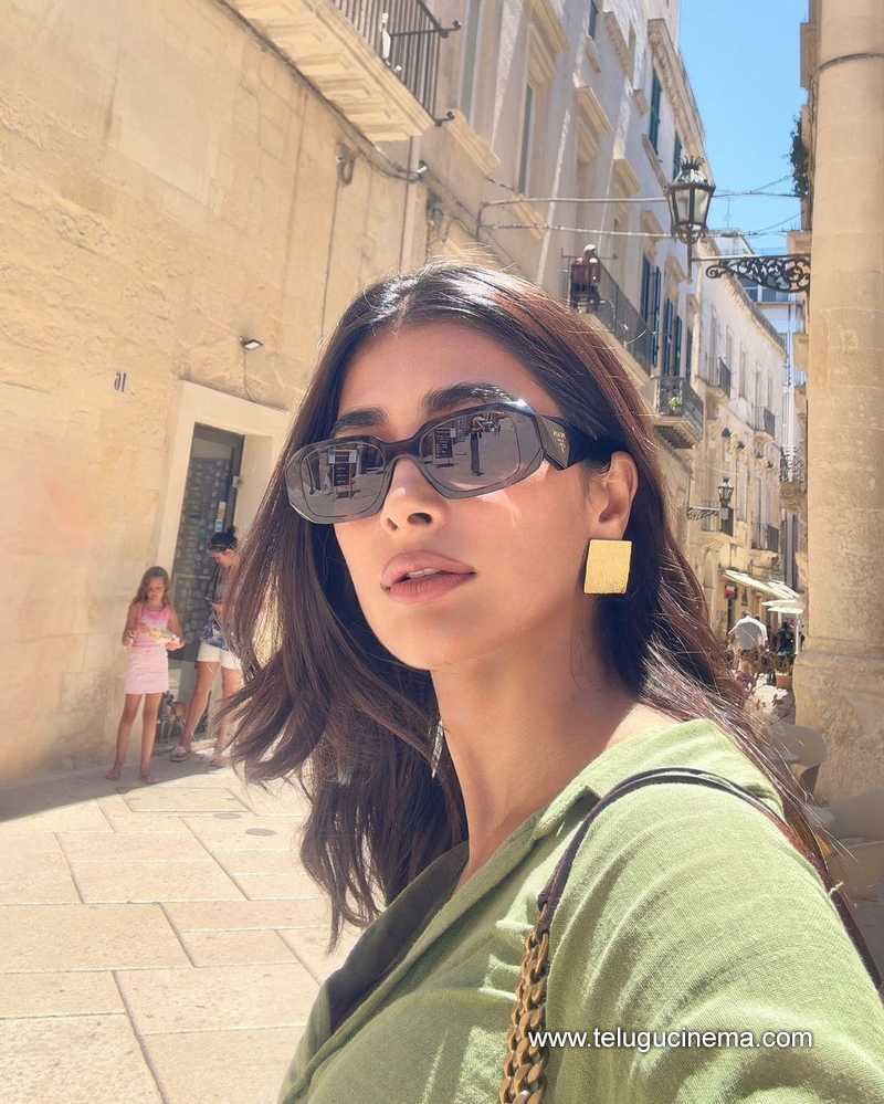 pooja stills 250724 03