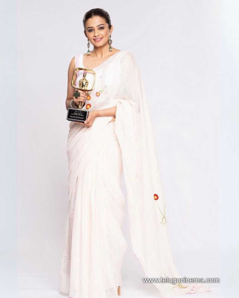priyamani stills 220724 03