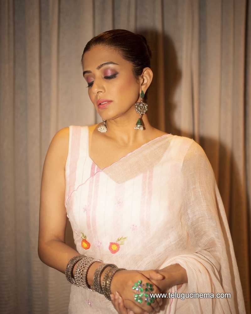 priyamani stills 220724 06