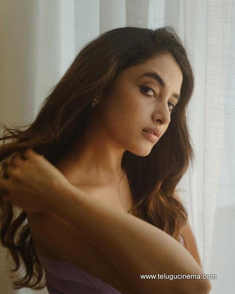 priyanka stills 190724 04