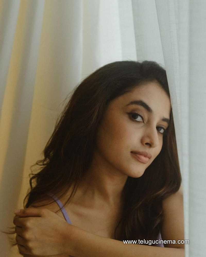 priyanka stills 190724 06