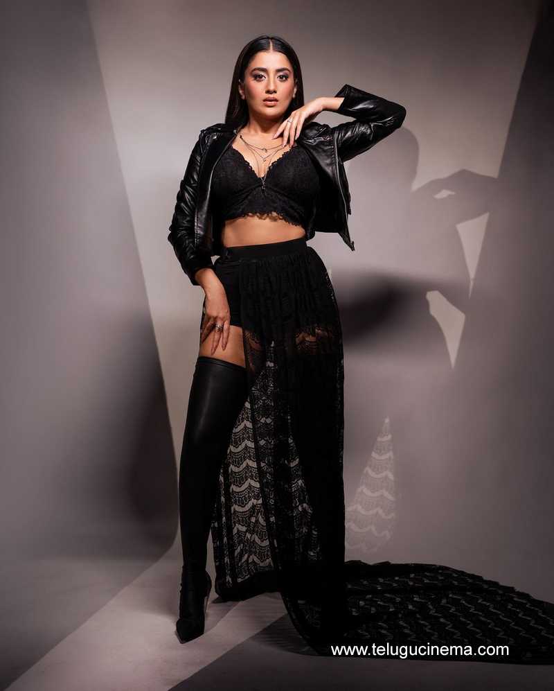 rashisingh stills 040724 02