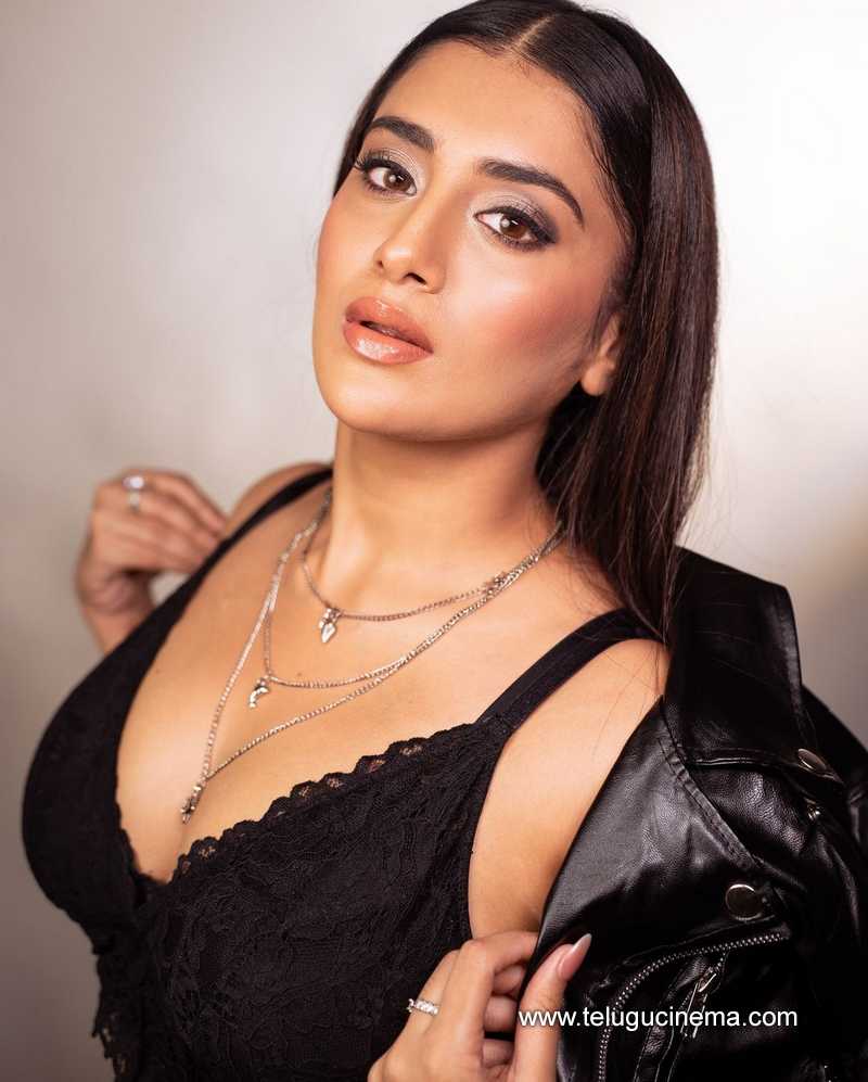 rashisingh stills 040724 03