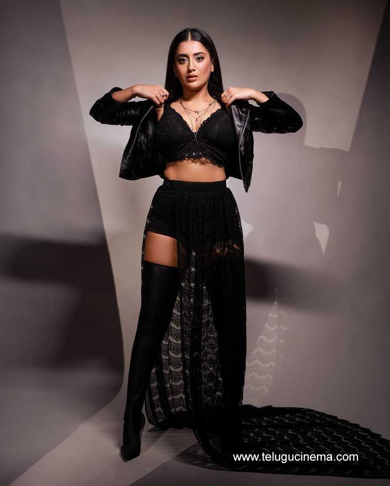 rashisingh stills 040724 05