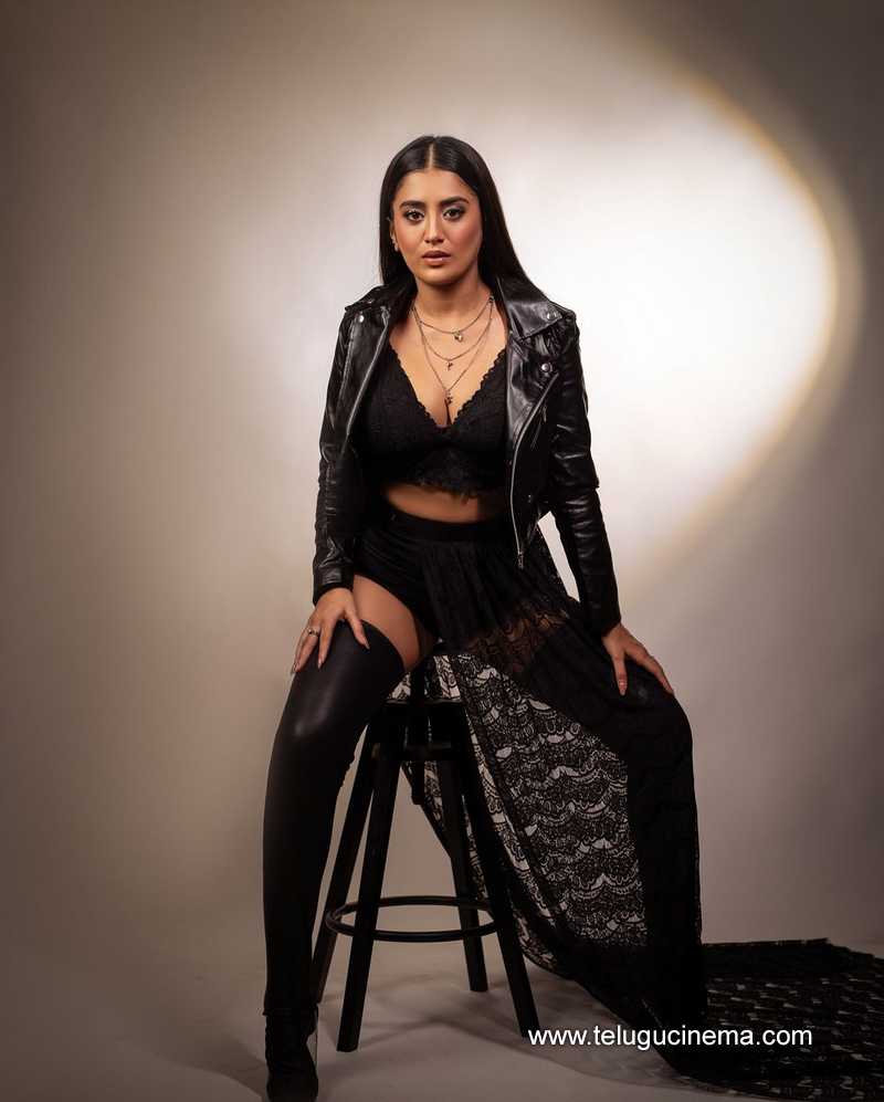 rashisingh stills 040724 06