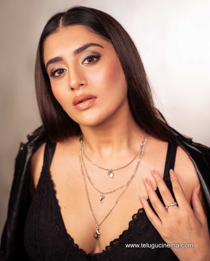 rashisingh stills 040724 08