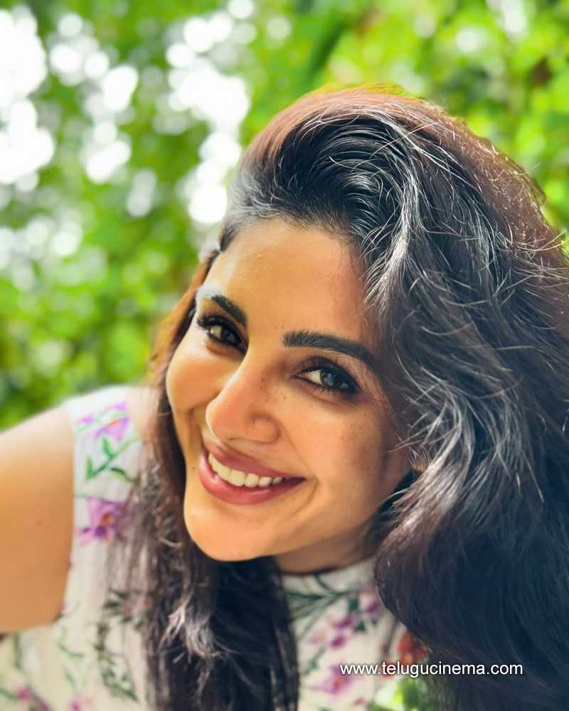 samyuktha stills 260724 03