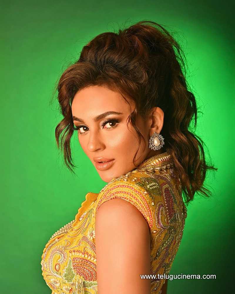 seerat stills 310724 06