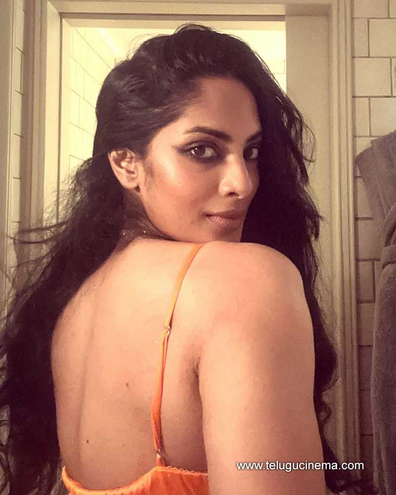 sriyareddy stills 240724 04