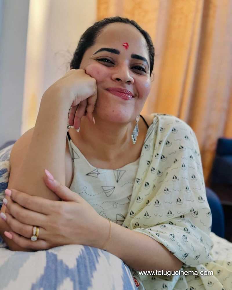anasuya stills 200824 04